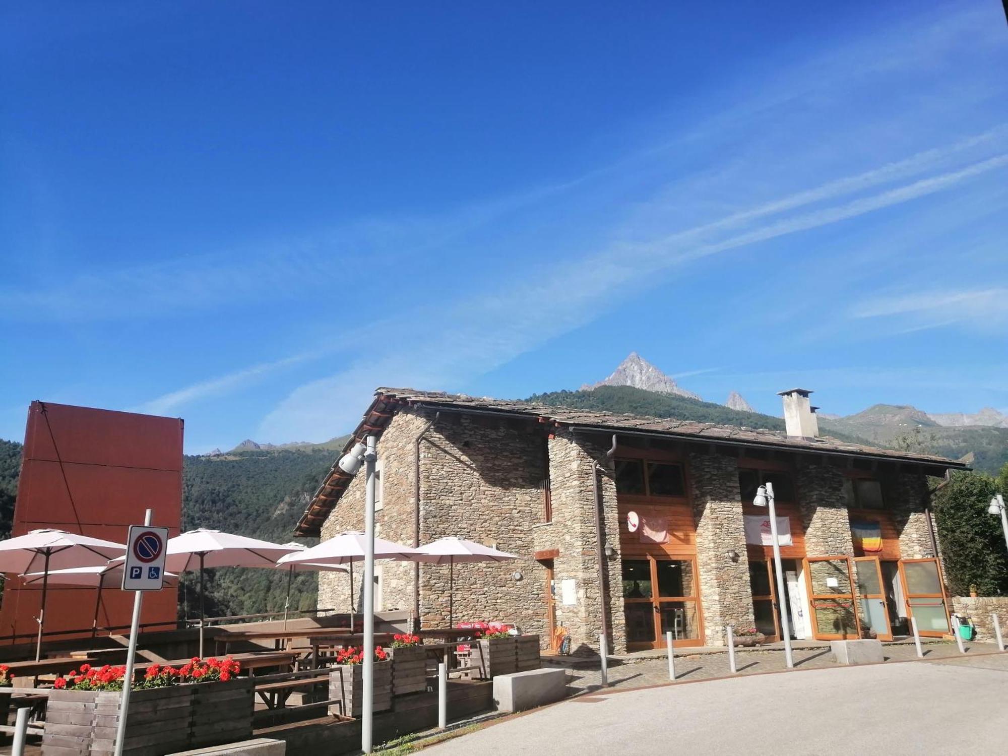 Rifugio Galaberna Hotel Ostana Eksteriør billede